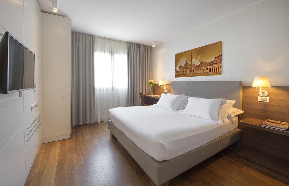 Double Room Single Use thumbnail 6