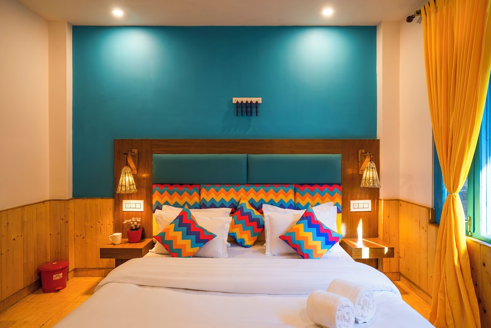 Deluxe Double Room with Ensuite Bathroom - Photo 4