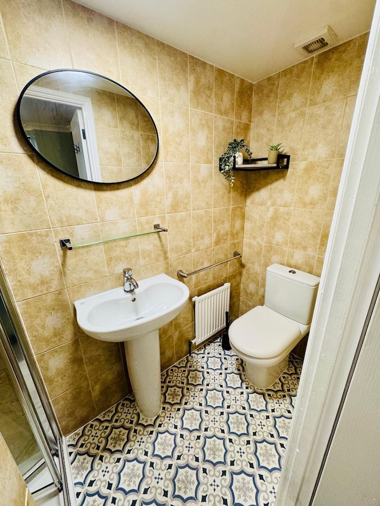 Standard Studio, Ensuite