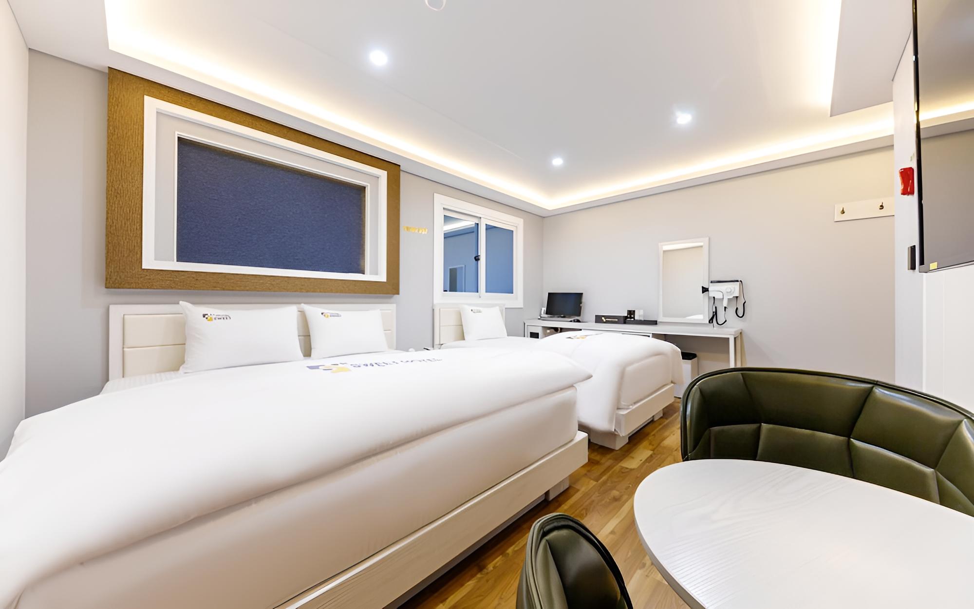 Room (VIP Twin (Double + Single Netflix Fre) - Photo 1