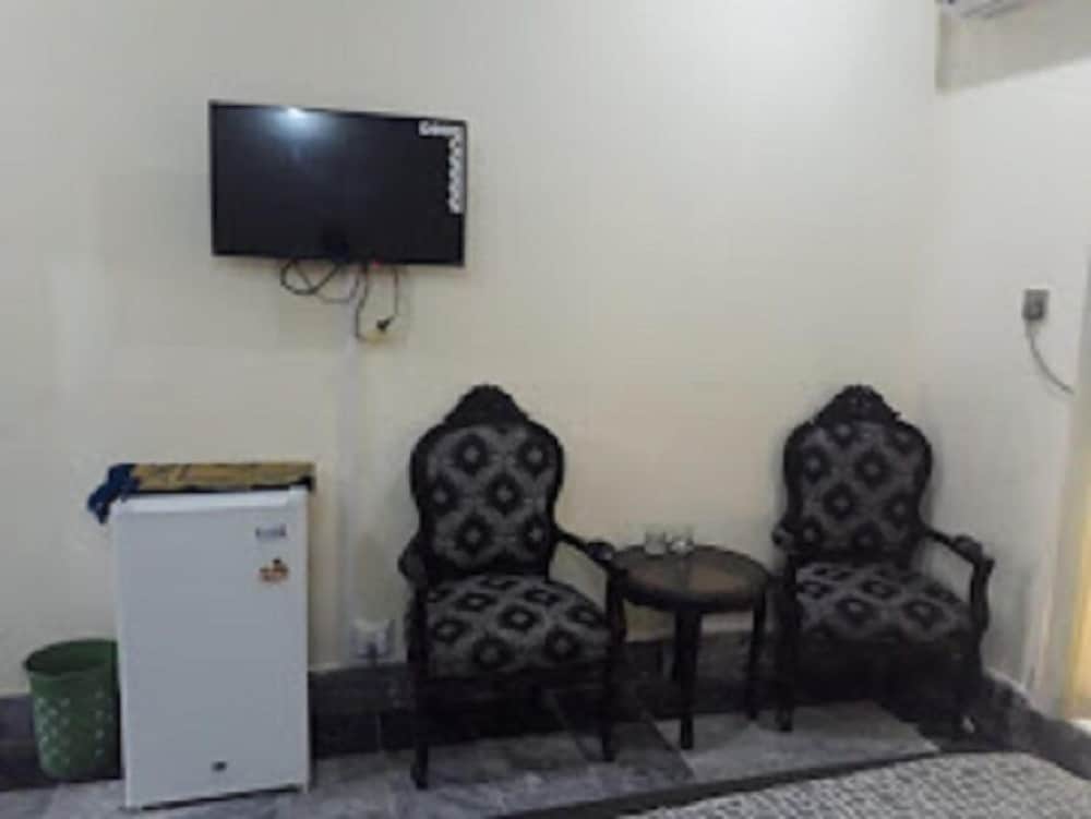 Standard Double or Twin Room photo 1