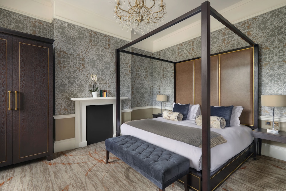 Superior Suite- includes spa access - Photo 2