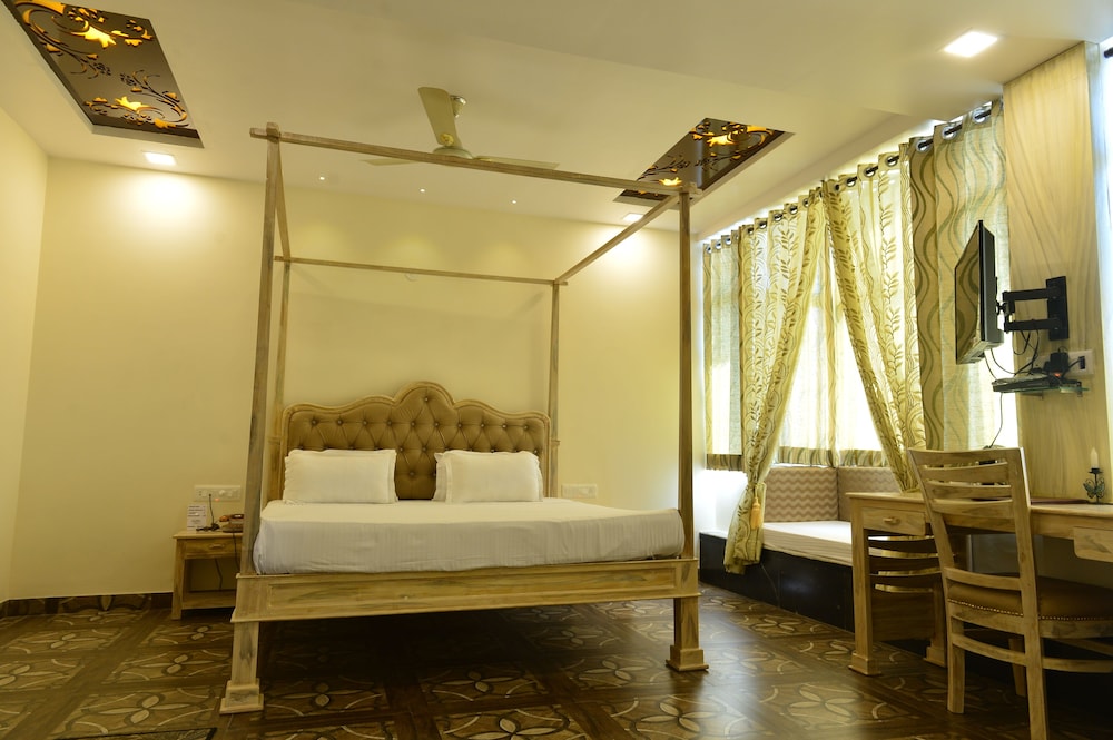 Suite Lake View Room