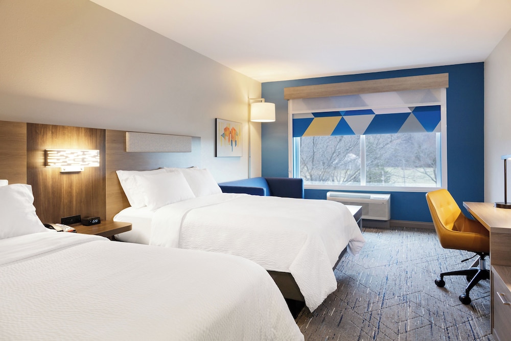 Standard Room, 2 Queen Beds - Photo 5