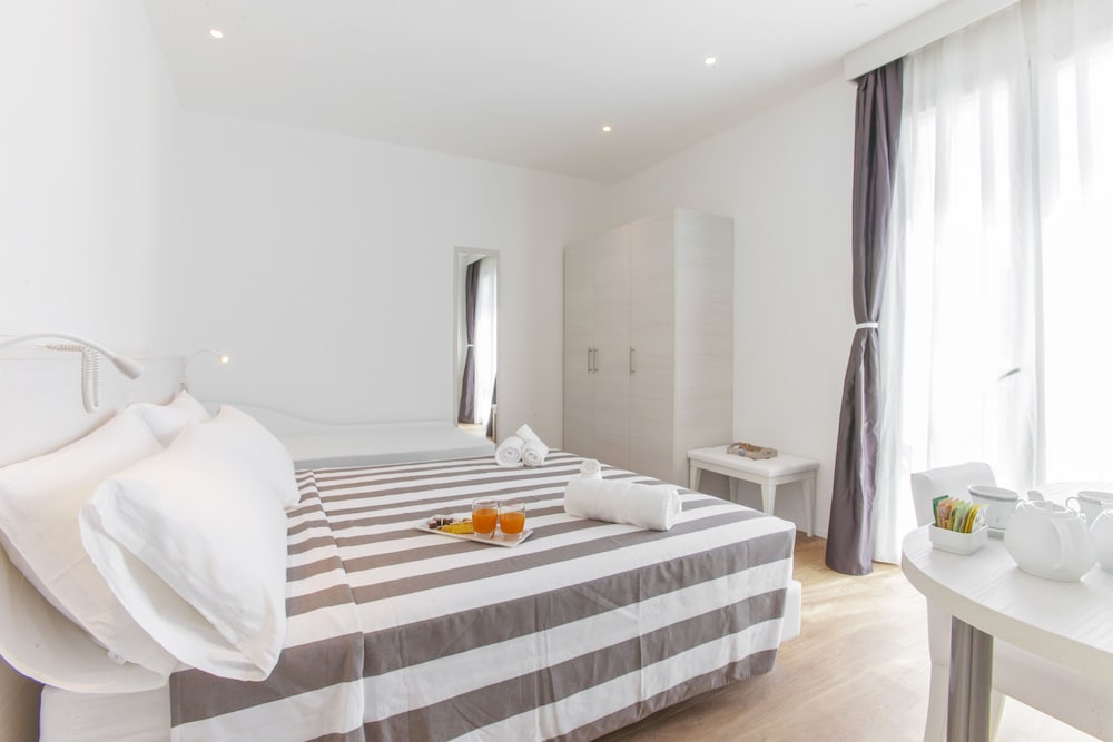 Junior Suite (Deluxe) photo 3