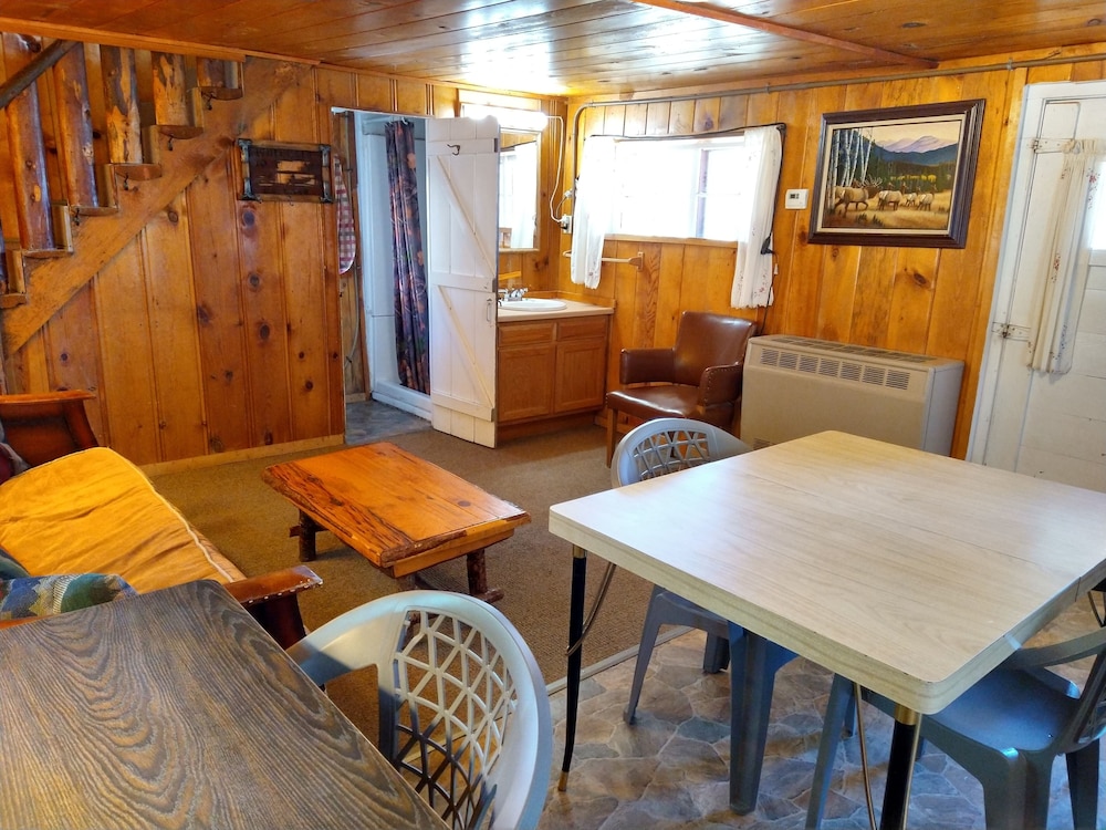 Cabin 1 photo 2