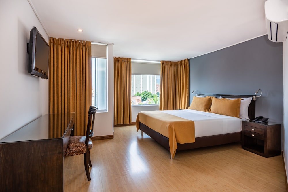 Junior Room, 1 Queen Bed - Photo 1
