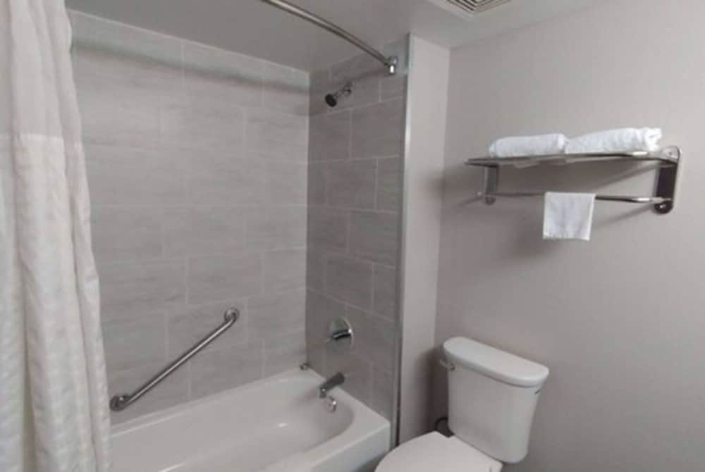 Studio Suite, 2 Queen Beds, Non Smoking - Photo 9