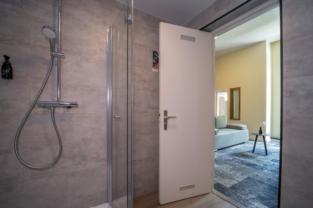 Family Suite - Photo 11