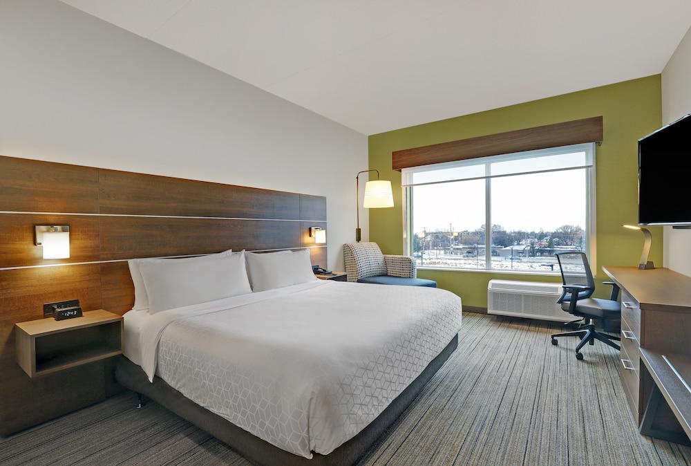 Standard Room, 1 King Bed, Accessible (Communications) - Photo 1