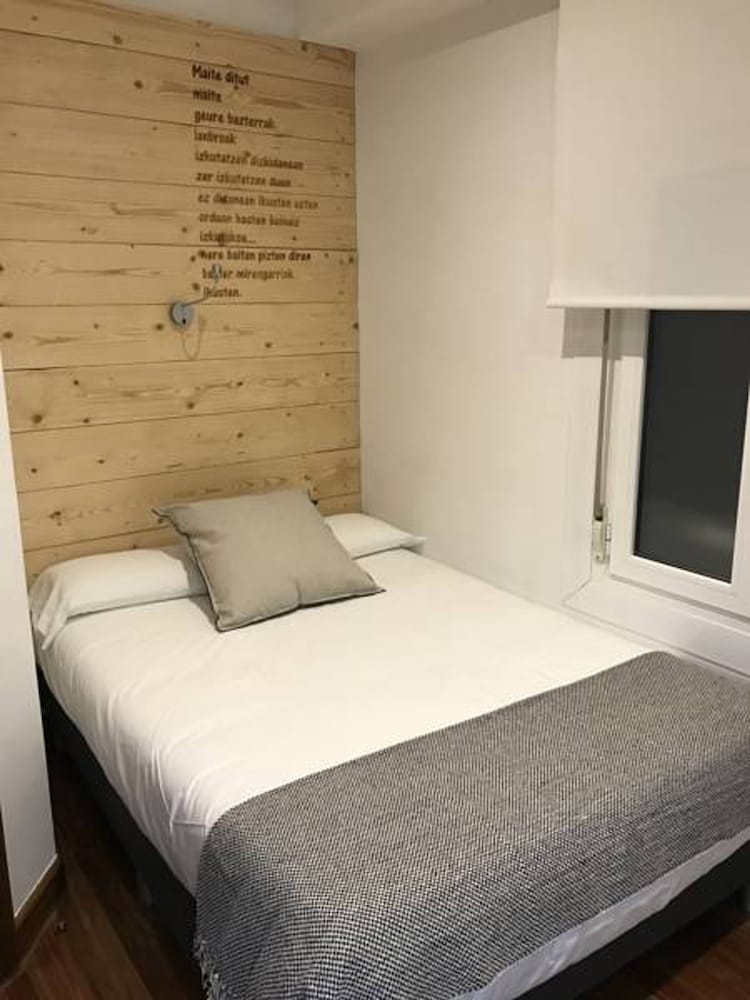 Economy Single Room, Refrigerator & Microwave, Beachside photo 2