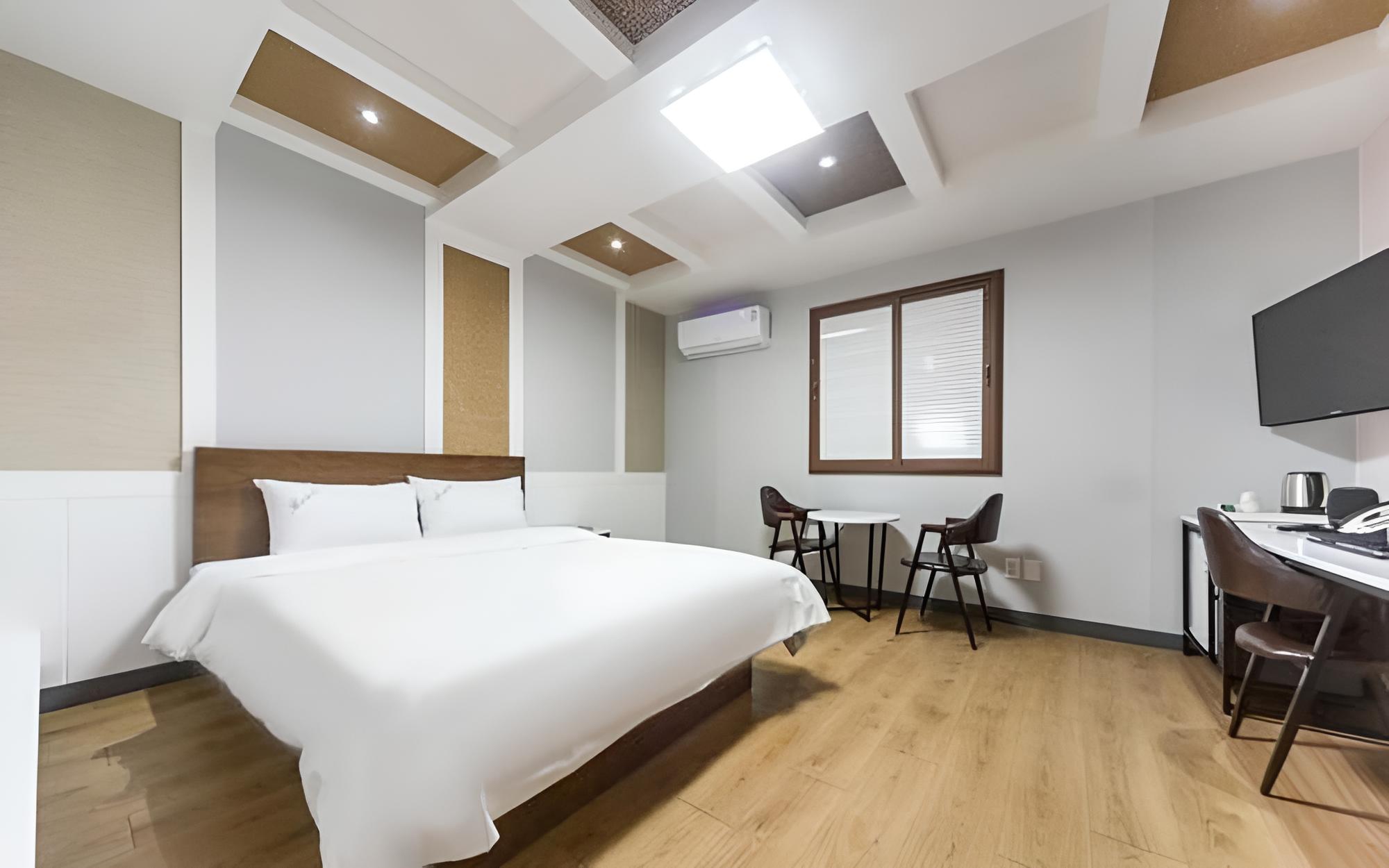 Room (Standard (PC Musco hair straightener ) - Photo 1
