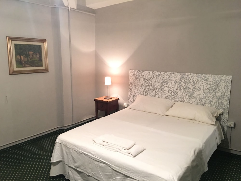 Double Or Twin Room photo 2