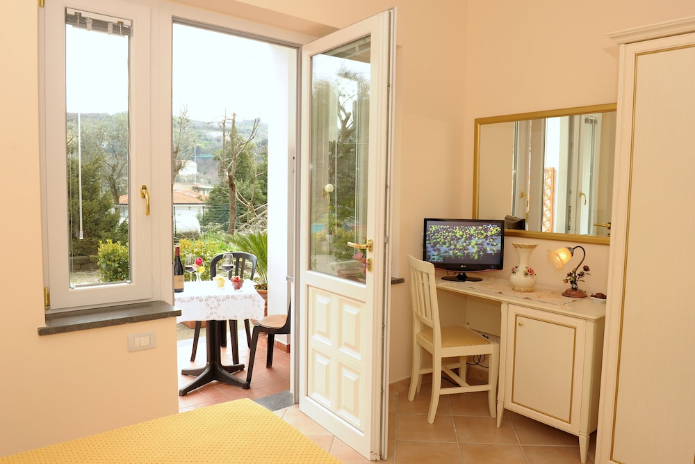 Double or Twin Room photo 2