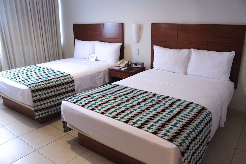 Business Room, 2 Double Beds, Non Smoking