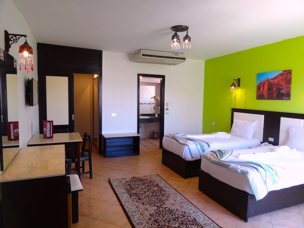 Standard Double or Twin Room photo 1