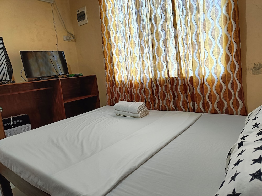 Quadruple Room - Photo 8