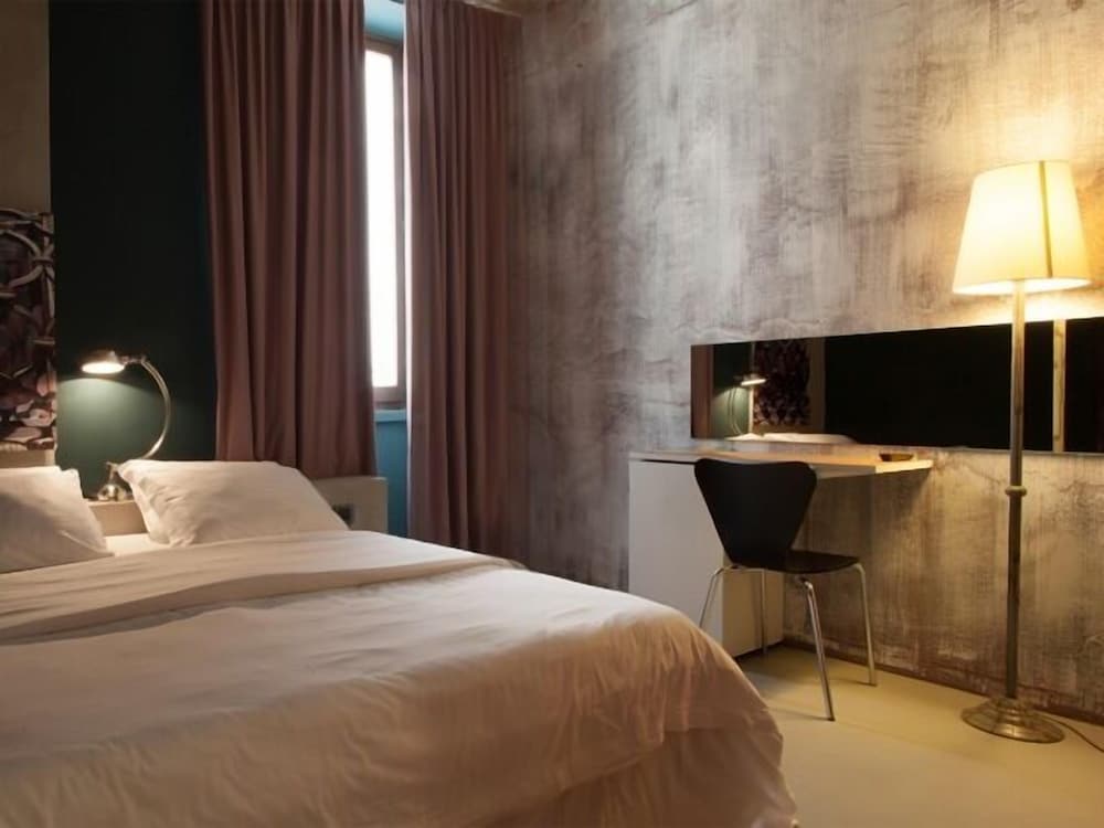 Standard Double Room, City View photo 3