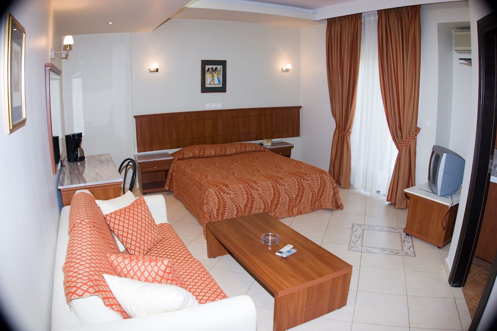 Standard Double Room - Photo 5