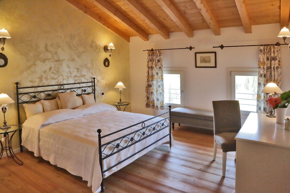 Double Room (Second Floor) photo 2