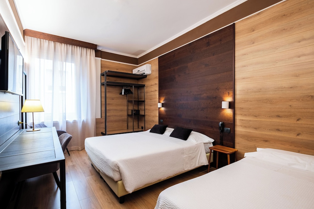 Economy Triple Room - Photo 1