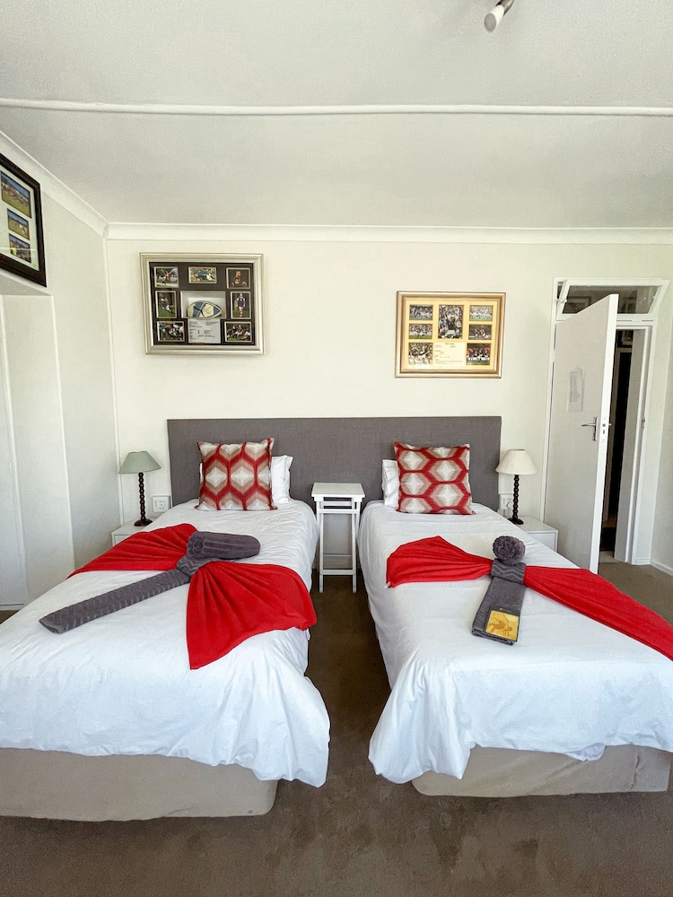 Luxury House photo 3