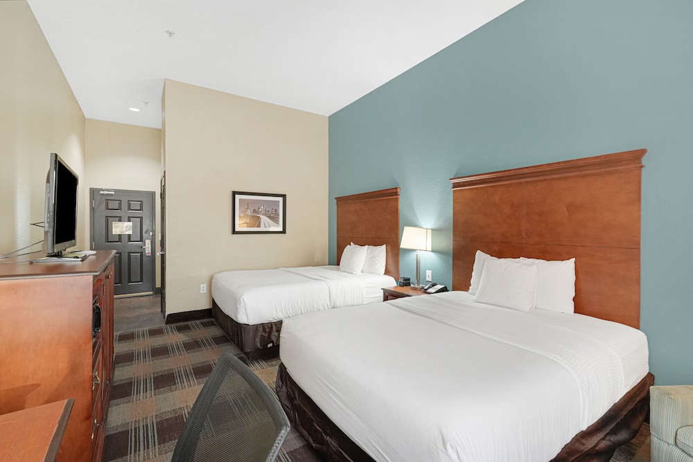 Room, 2 Queen Beds, Non Smoking - Photo 5