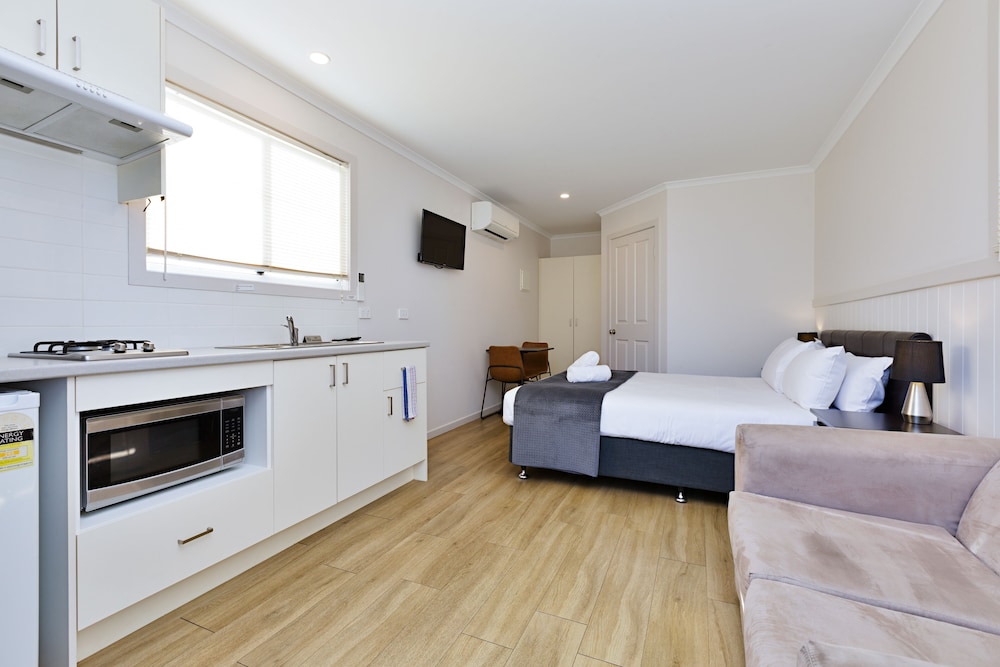Cabin, 1 Queen Bed, Kitchenette photo 3