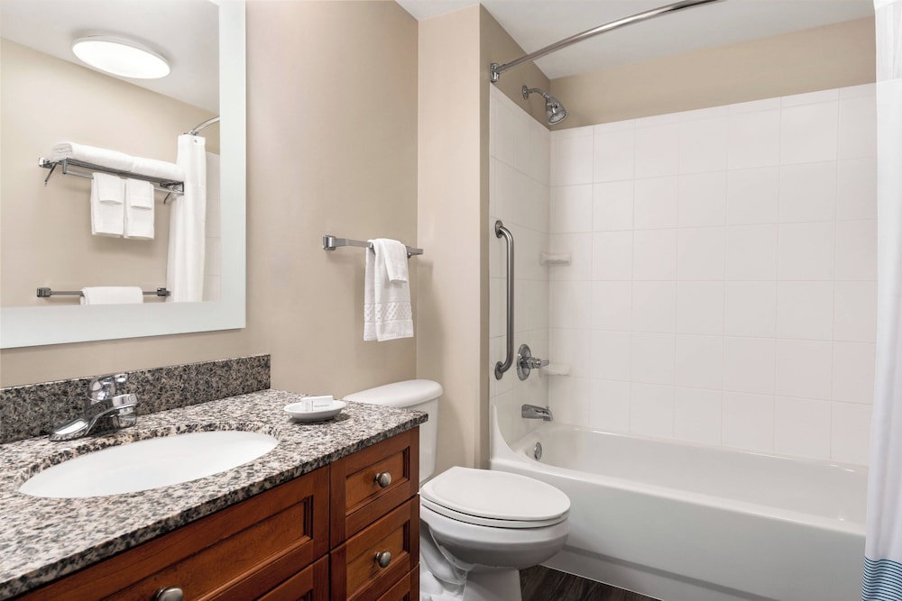 Suite, 2 Bedrooms, Corner - Photo 9