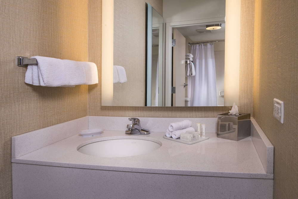 Suite, 2 Double Beds - Photo 5