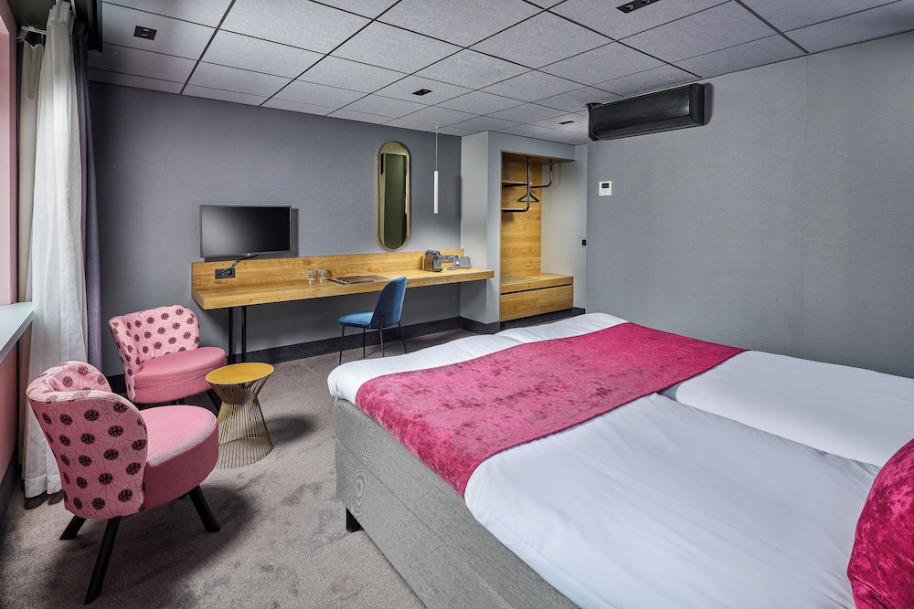 Deluxe Twin Room photo 2