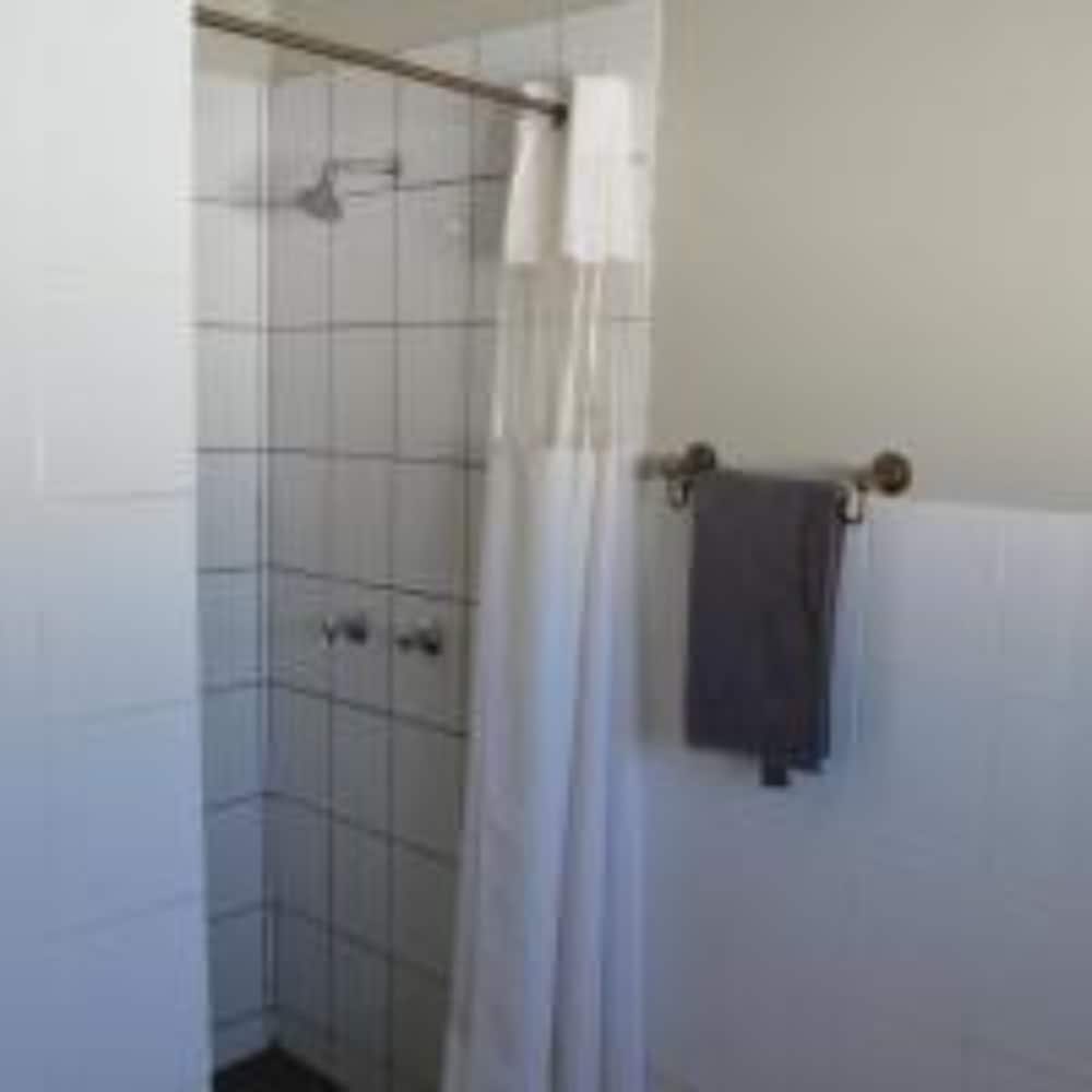 Upstairs Triple Room photo 2