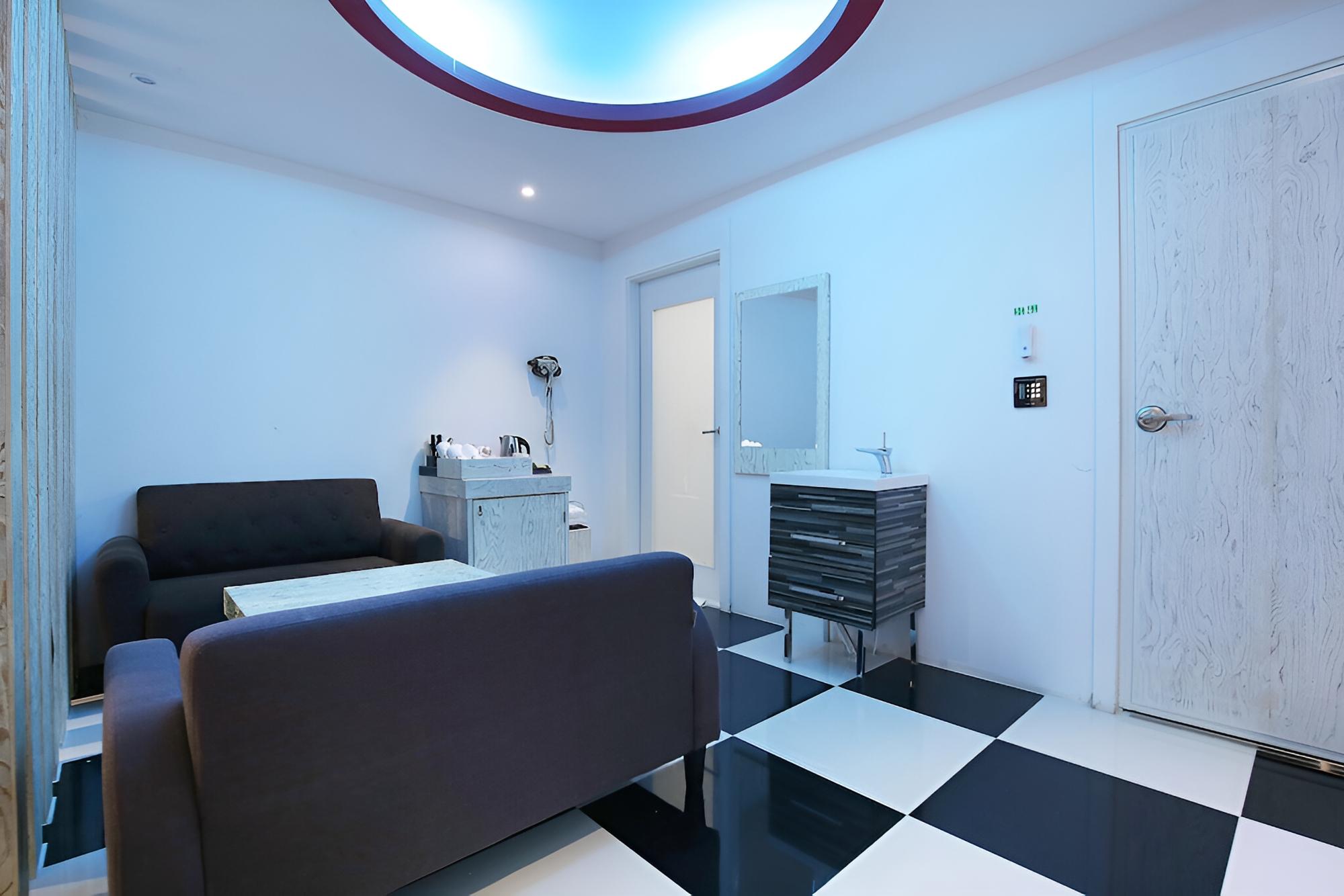 Room (Standard Room) - Photo 1