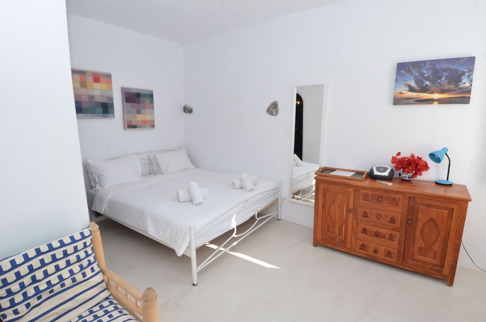 Romantic Studio (Romance)