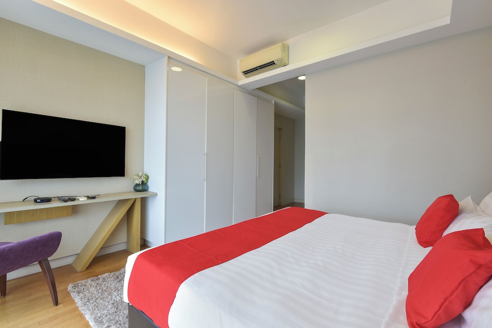 Three Bedroom Suite - Twin Tower with Pool View