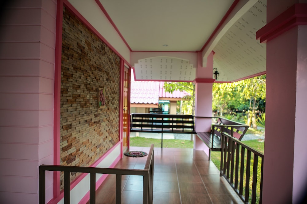 1 Bedroom Bungalow photo 2