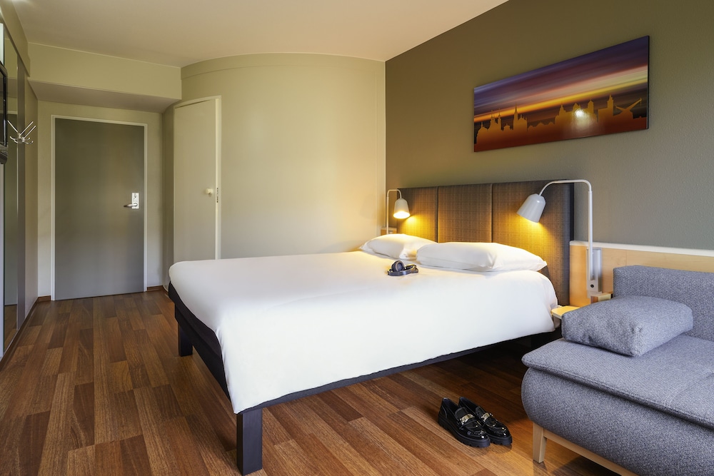 Standard Double Room, 1 Double Bed with Sofa bed - Photo 5