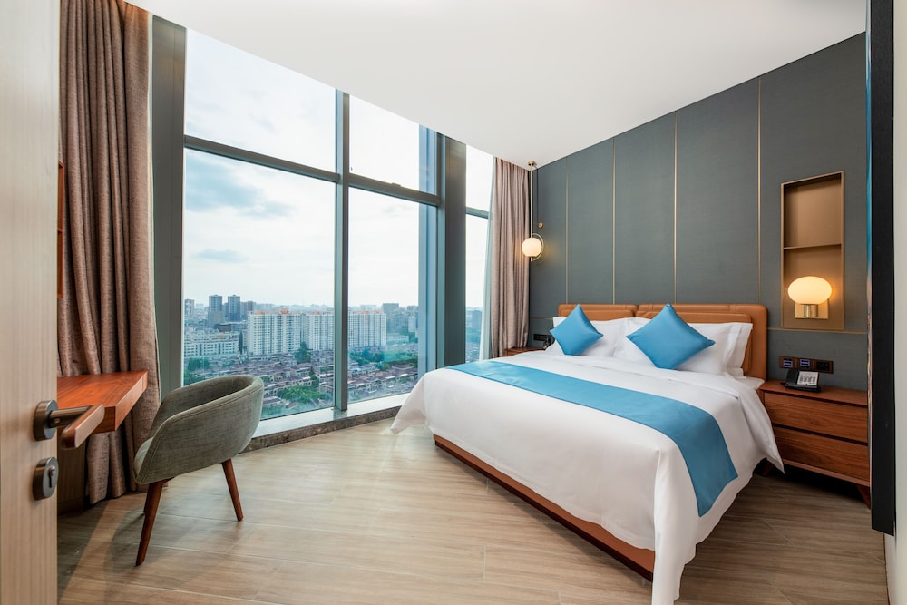 Two-Bedroom View Suite photo 3