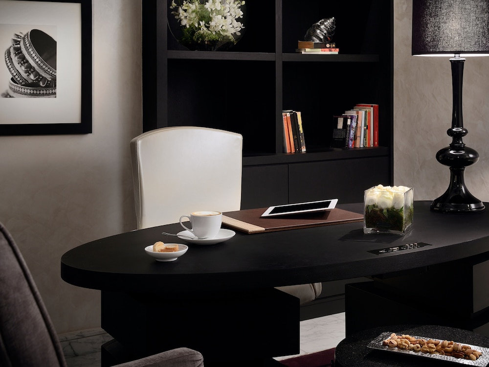 Royal Suite, 2 Bedrooms - Photo 8