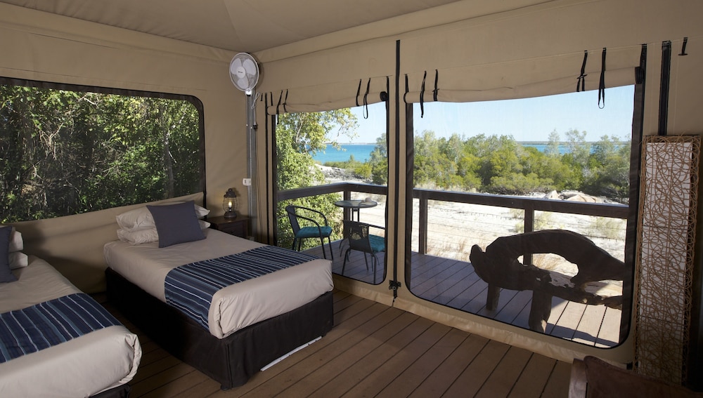 Standard Room, Non Smoking, Balcony (Bayview Tent) photo 3