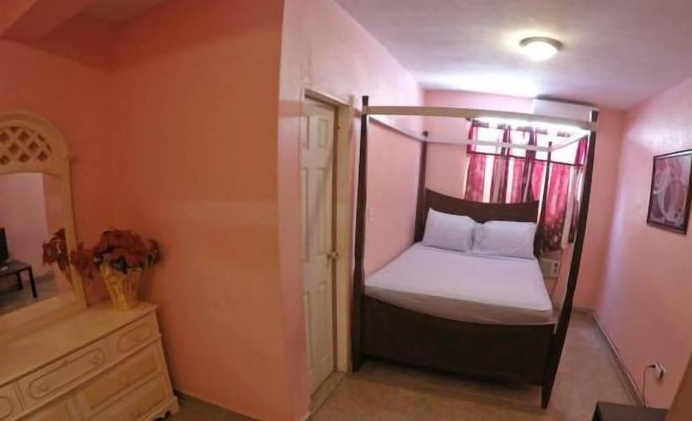 Deluxe/Spacious Room photo 3