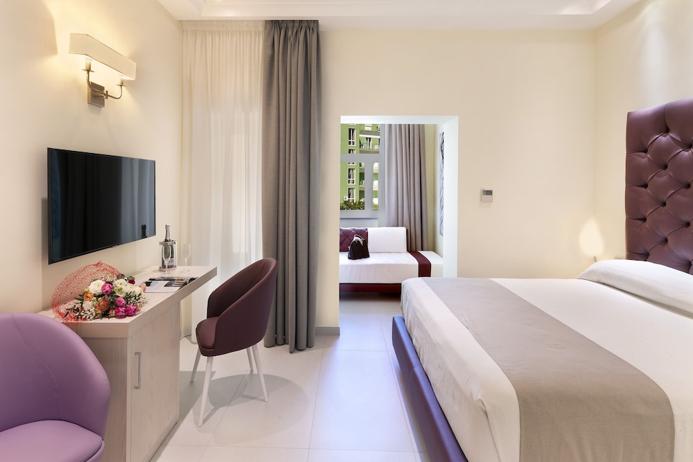 Deluxe Double Room, 1 King Bed photo 1