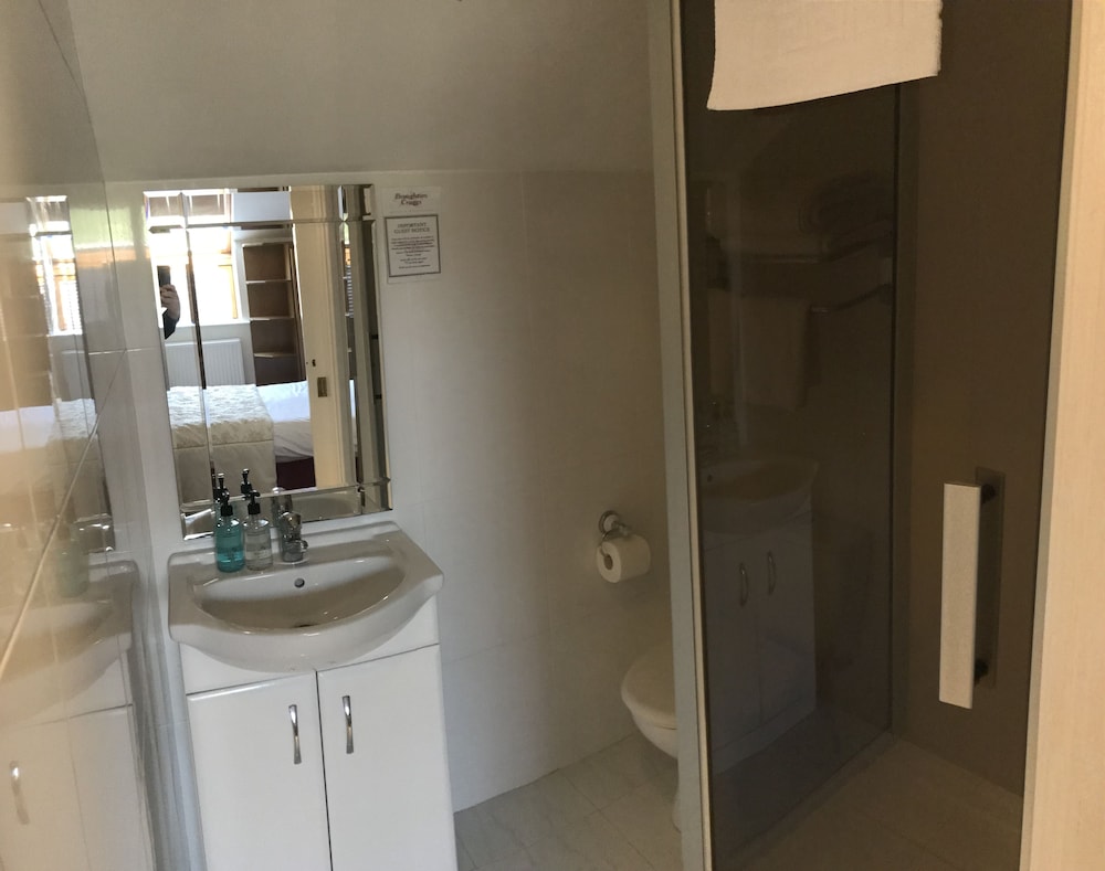 Double Room (with Shower - Pet Friendly) - Photo 14