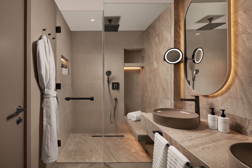Suite, 2 Bedrooms, Sea View thumbnail 6