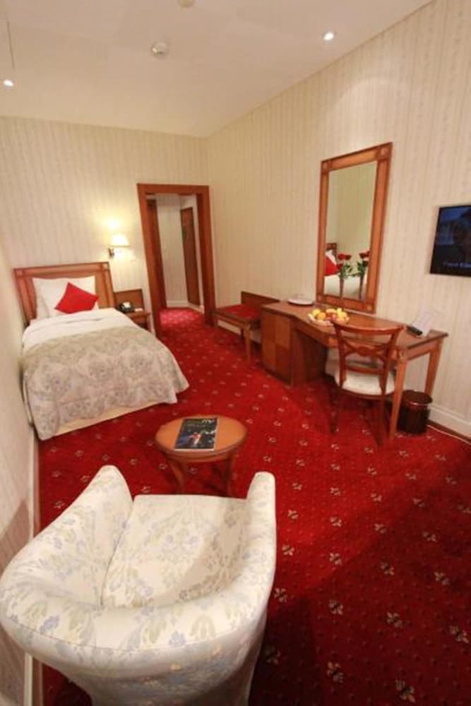 Superior Single Room, Balcony, Lake View