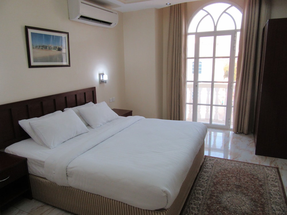 Family Apartment, 1 King Bed, City View photo 3