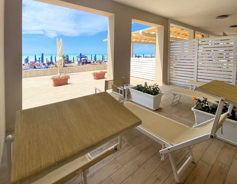 Family Room, 1 Queen Bed with Sofa bed, Patio, Sea View