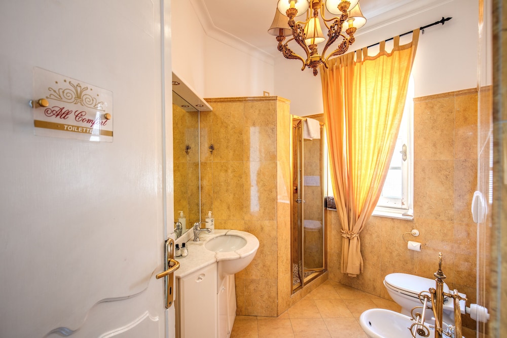 Economy Double or Twin Room with External Bathroom photo 2