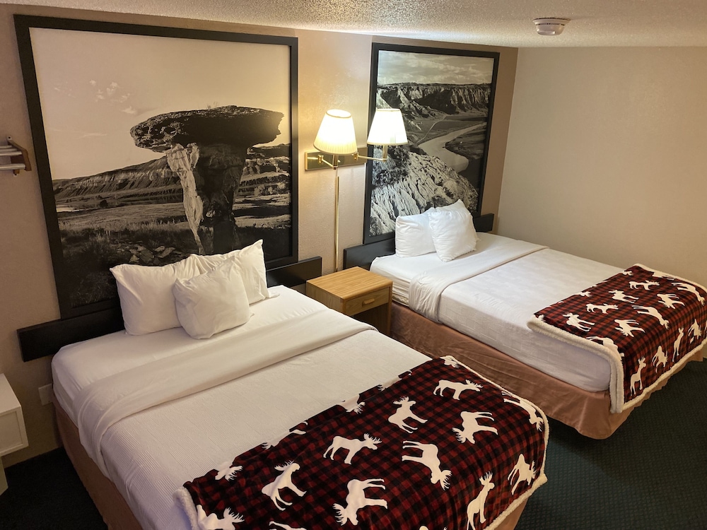 Standard Room, 2 Queen Beds, Pet Friendly, Non Smoking photo 3
