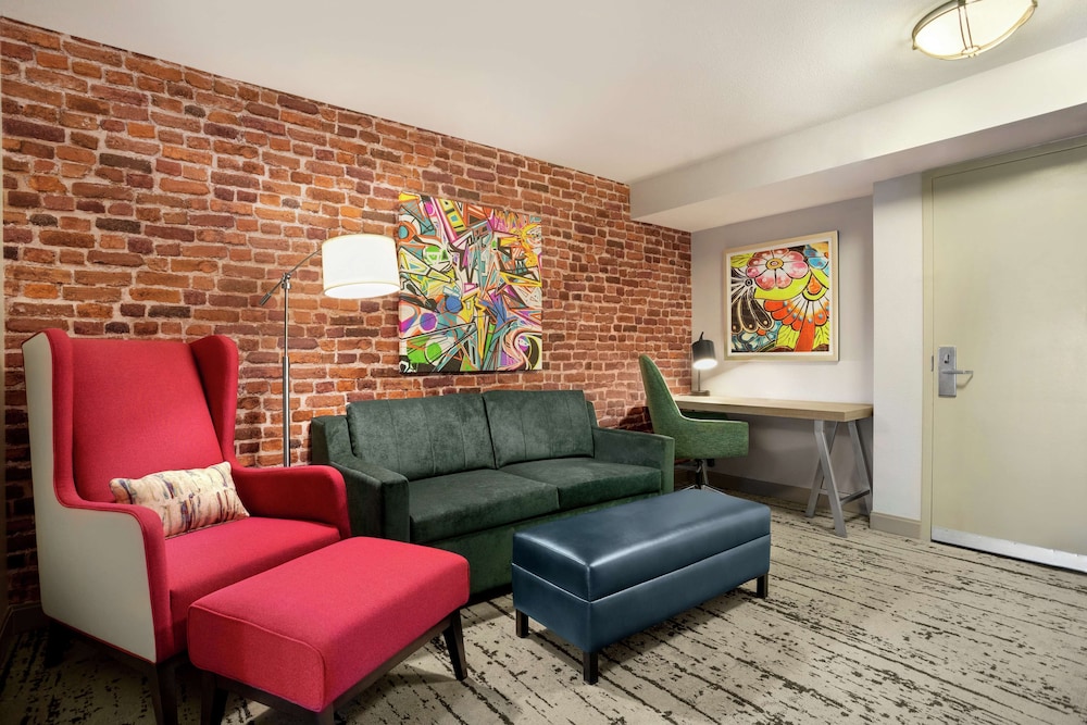 One Bedroom Suite  One King and One Sofa Bed photo 1